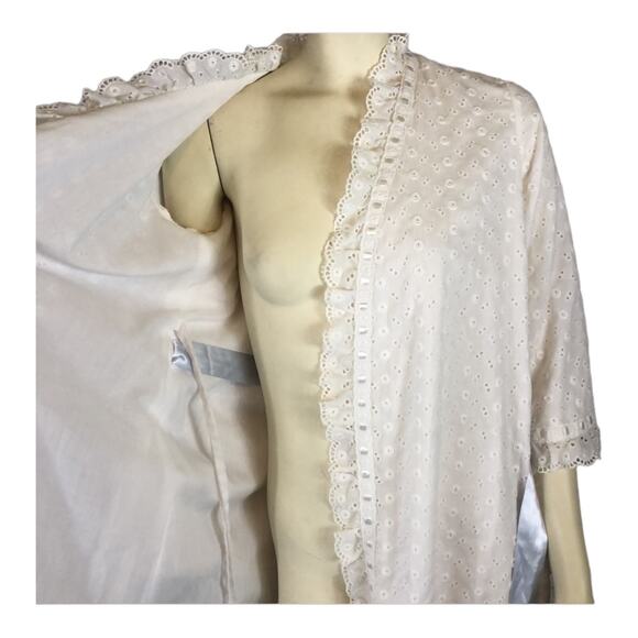 Vintage 1960s Chiha by Jaconelli Eyelet Cotton Robe for Bergdorf Goodman medium - Picture 10 of 13